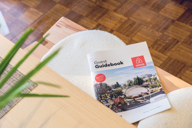 Unlocking Hidden Gems: The Role of a Tourist Guide in Enhancing Travel Experiences